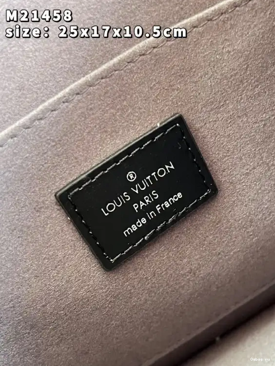 MM VUITTON LOUIS DAUPHINE 0617